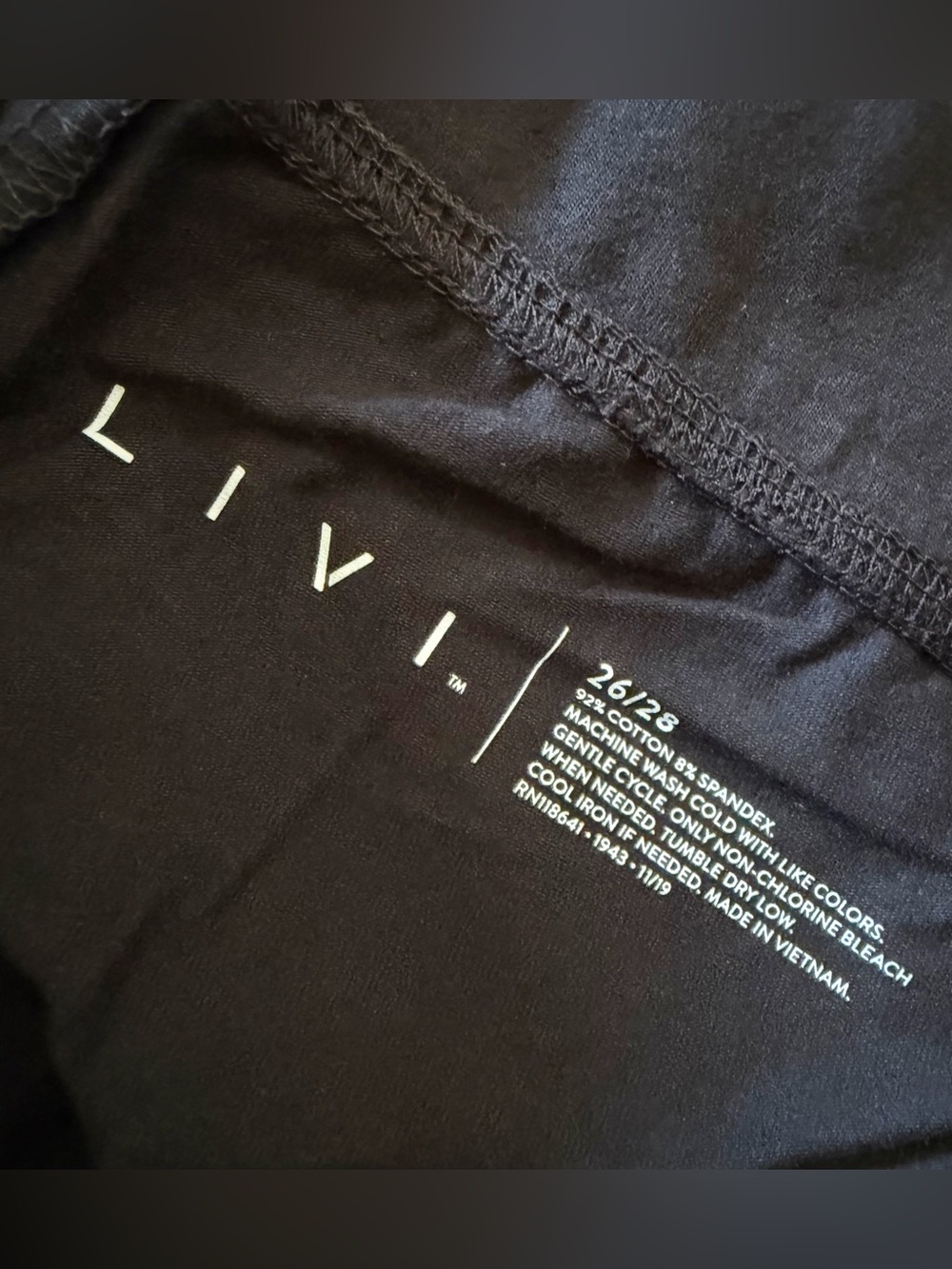 Livi Lane Bryant Yoga Capri Leggings - Picture 5 of 6